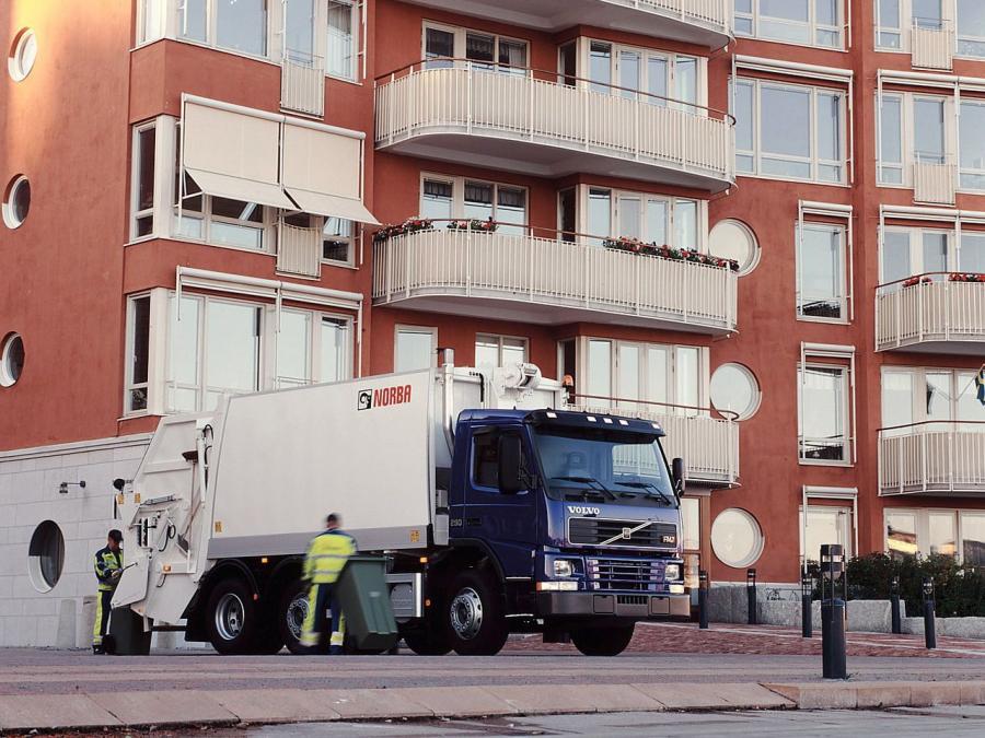  Volvo FM7 6x2 Rolloffcon 1998 года  (фото 1 из 2)